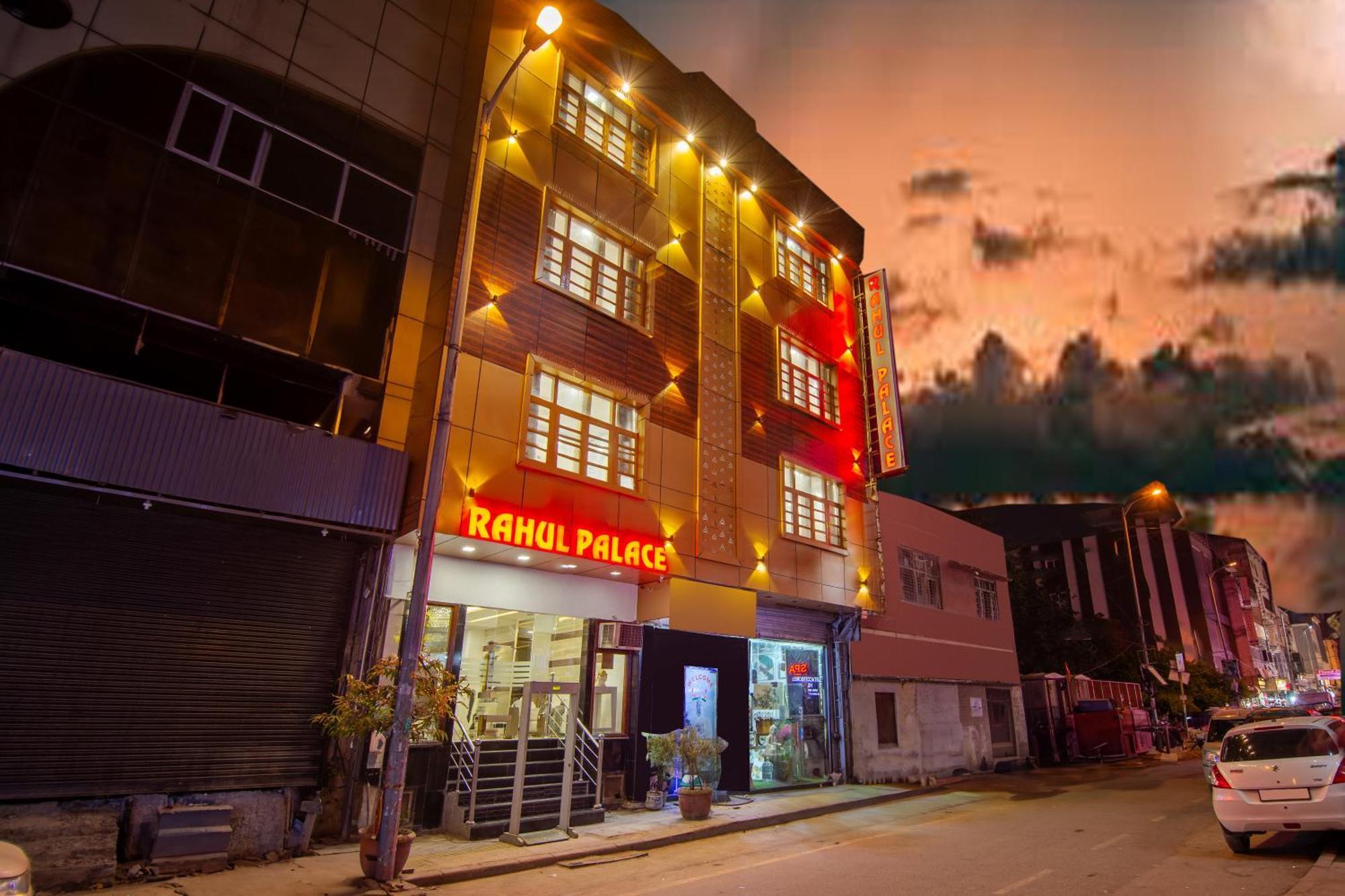 Rahul Palace By Golden Tree Near Metro Station And Ajmal Khan Market New Delhi Eksteriør bilde
