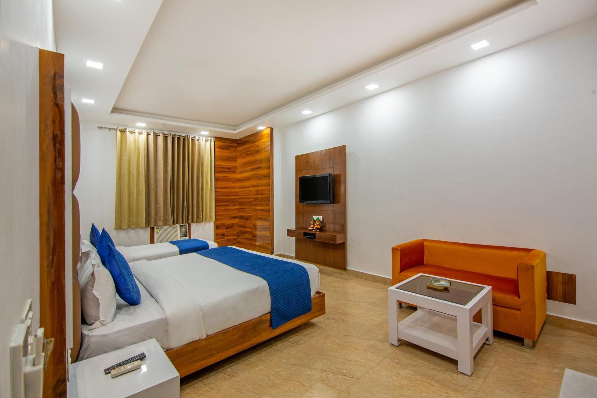Rahul Palace By Golden Tree Near Metro Station And Ajmal Khan Market New Delhi Eksteriør bilde