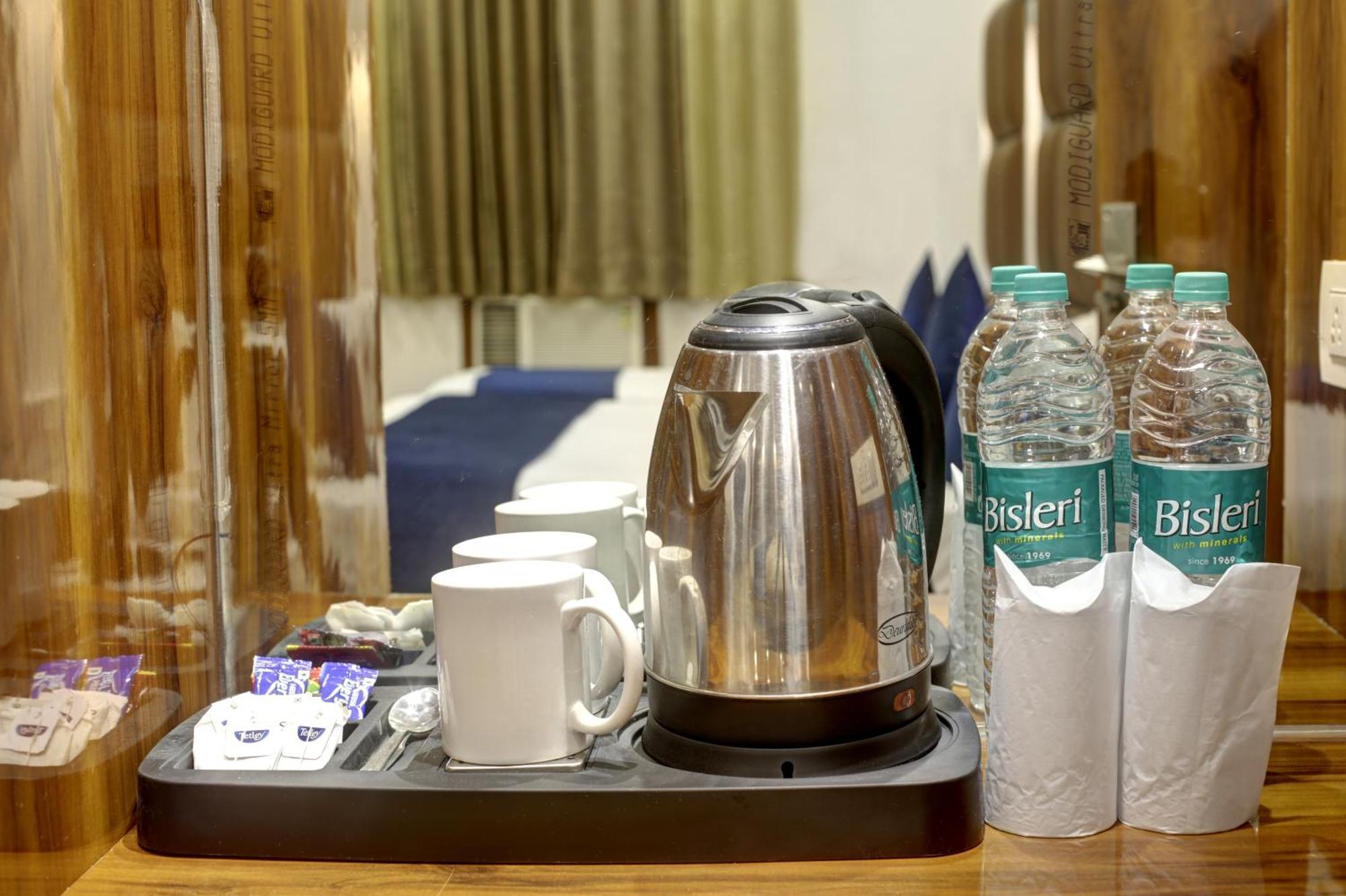 Rahul Palace By Golden Tree Near Metro Station And Ajmal Khan Market New Delhi Eksteriør bilde