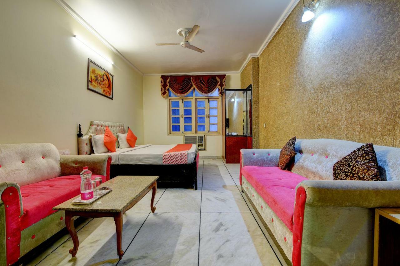 Rahul Palace By Golden Tree Near Metro Station And Ajmal Khan Market New Delhi Eksteriør bilde