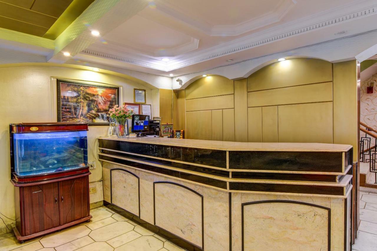 Rahul Palace By Golden Tree Near Metro Station And Ajmal Khan Market New Delhi Eksteriør bilde