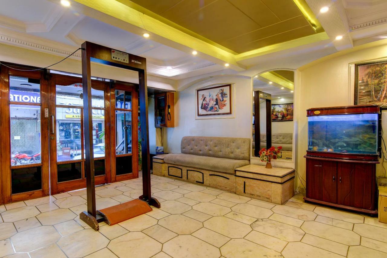 Rahul Palace By Golden Tree Near Metro Station And Ajmal Khan Market New Delhi Eksteriør bilde