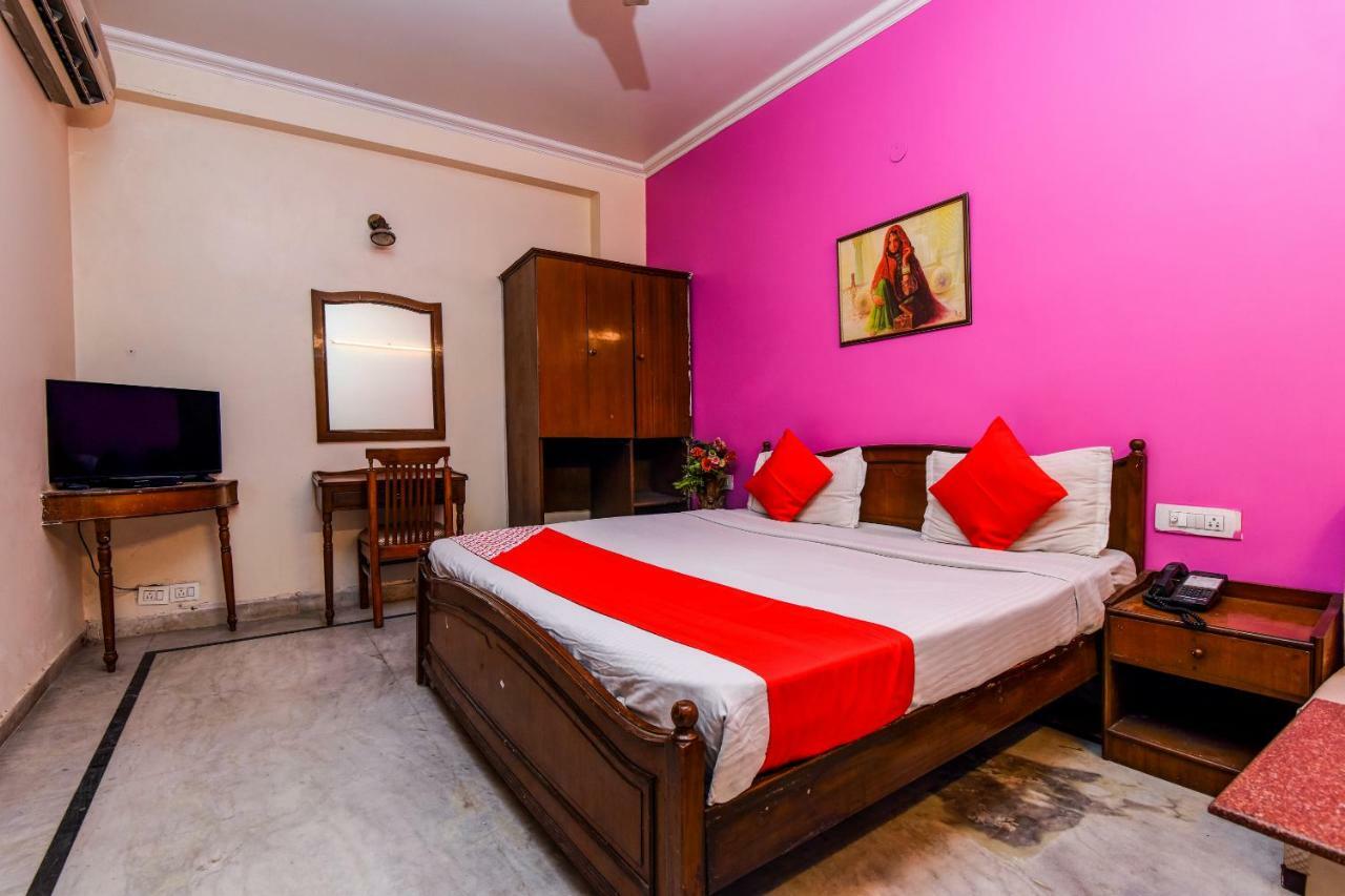 Rahul Palace By Golden Tree Near Metro Station And Ajmal Khan Market New Delhi Eksteriør bilde