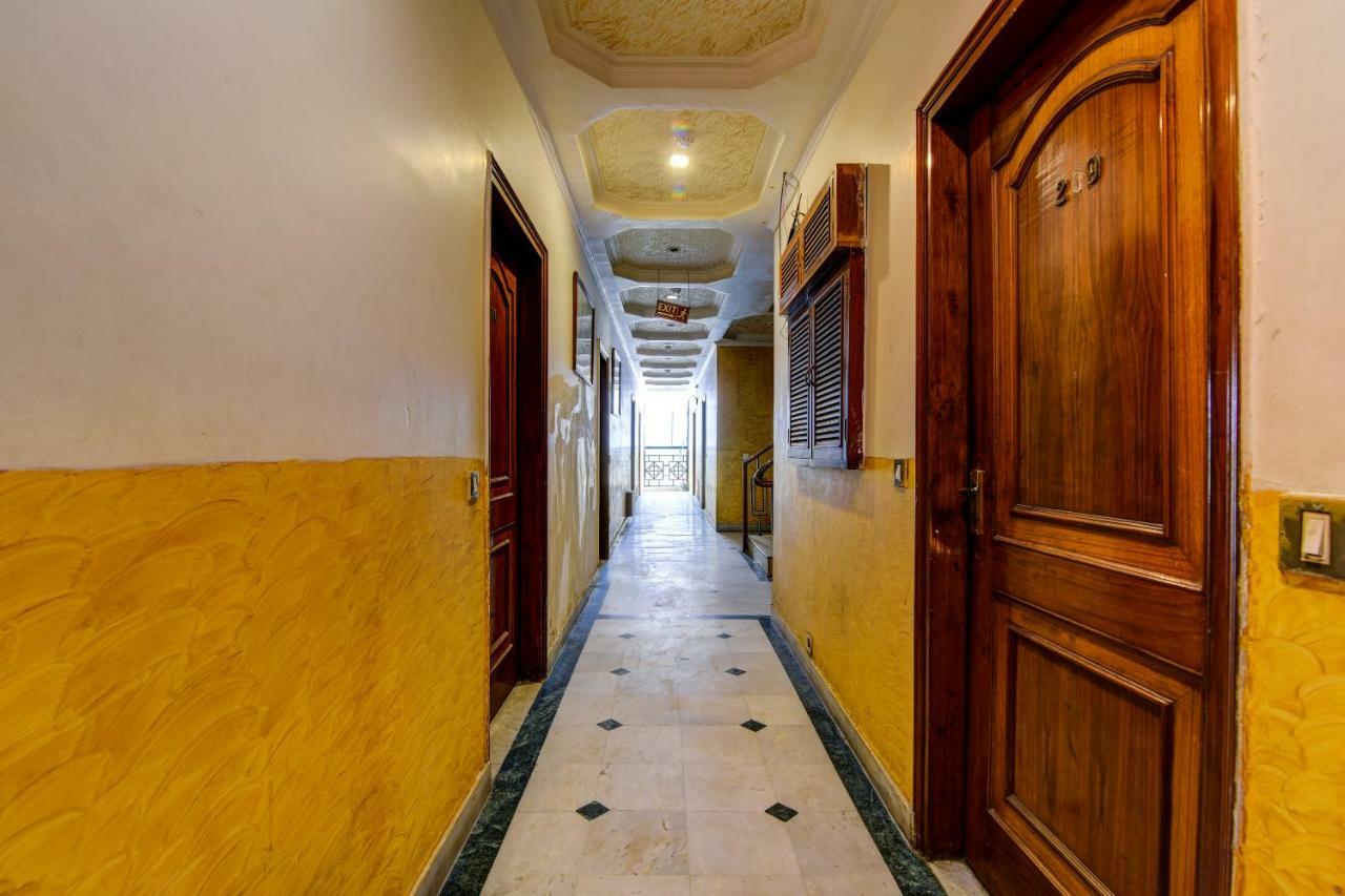Rahul Palace By Golden Tree Near Metro Station And Ajmal Khan Market New Delhi Eksteriør bilde