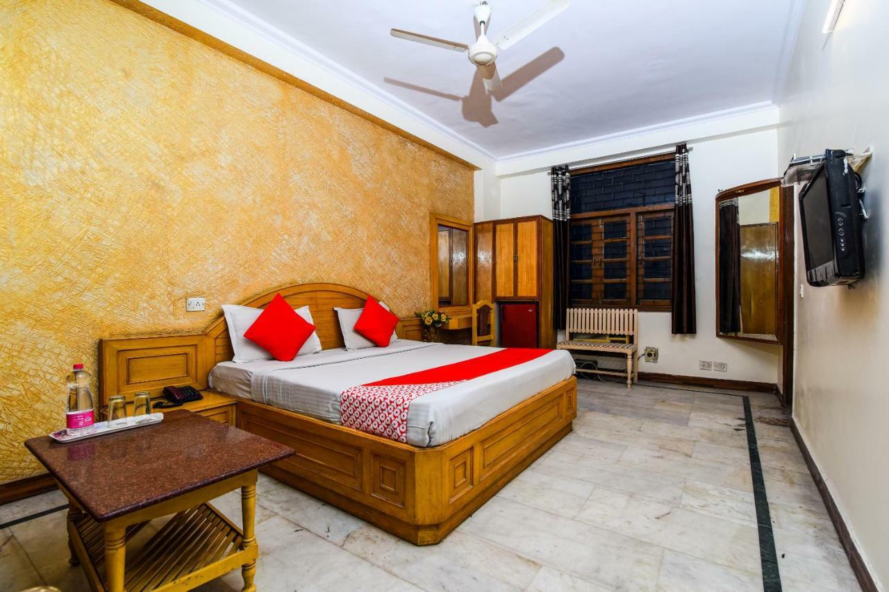 Rahul Palace By Golden Tree Near Metro Station And Ajmal Khan Market New Delhi Eksteriør bilde