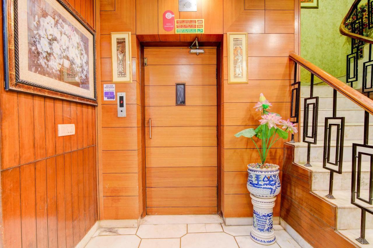 Rahul Palace By Golden Tree Near Metro Station And Ajmal Khan Market New Delhi Eksteriør bilde