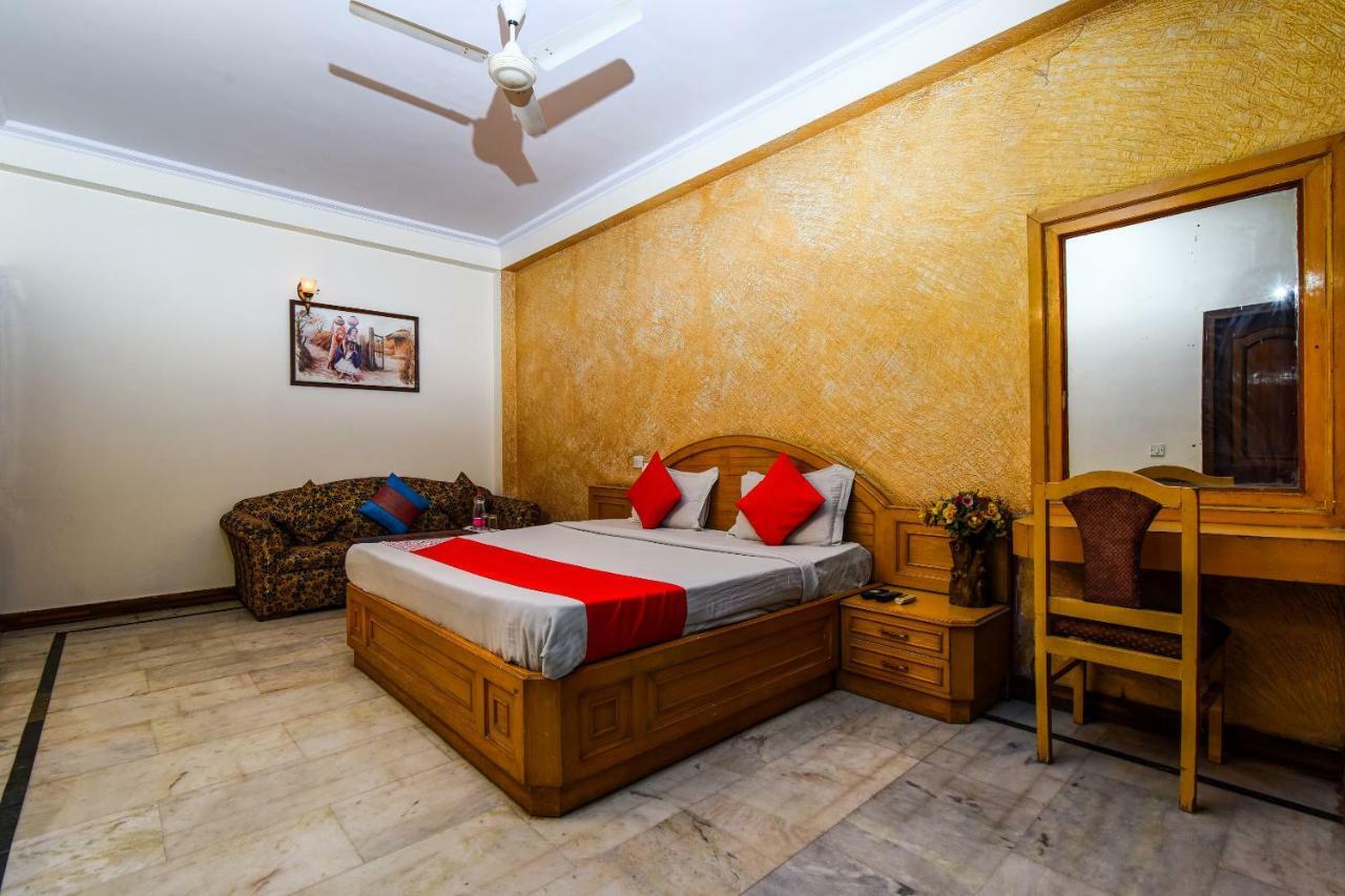 Rahul Palace By Golden Tree Near Metro Station And Ajmal Khan Market New Delhi Eksteriør bilde