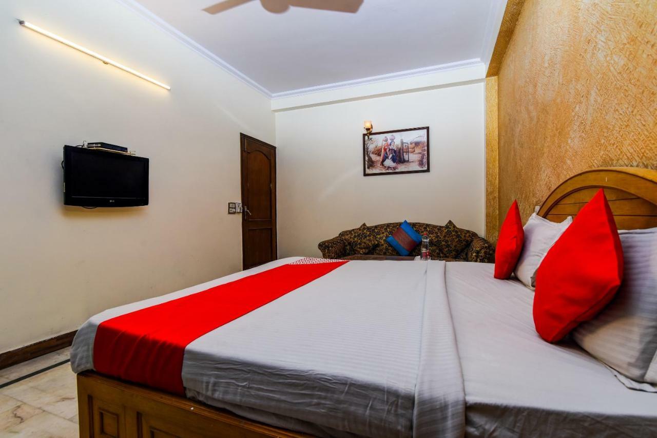Rahul Palace By Golden Tree Near Metro Station And Ajmal Khan Market New Delhi Eksteriør bilde