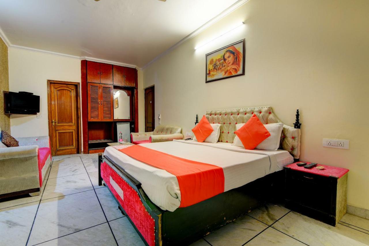 Rahul Palace By Golden Tree Near Metro Station And Ajmal Khan Market New Delhi Eksteriør bilde