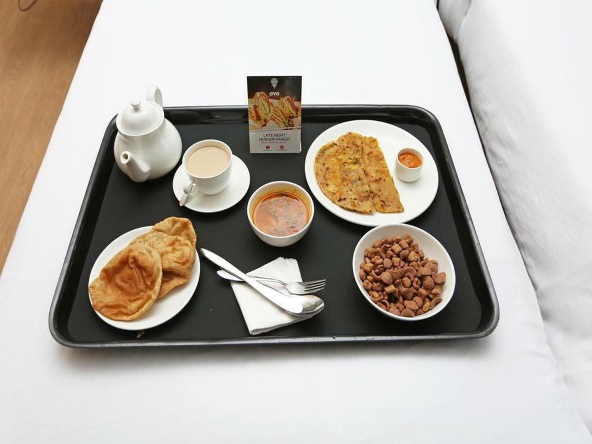 Rahul Palace By Golden Tree Near Metro Station And Ajmal Khan Market New Delhi Eksteriør bilde